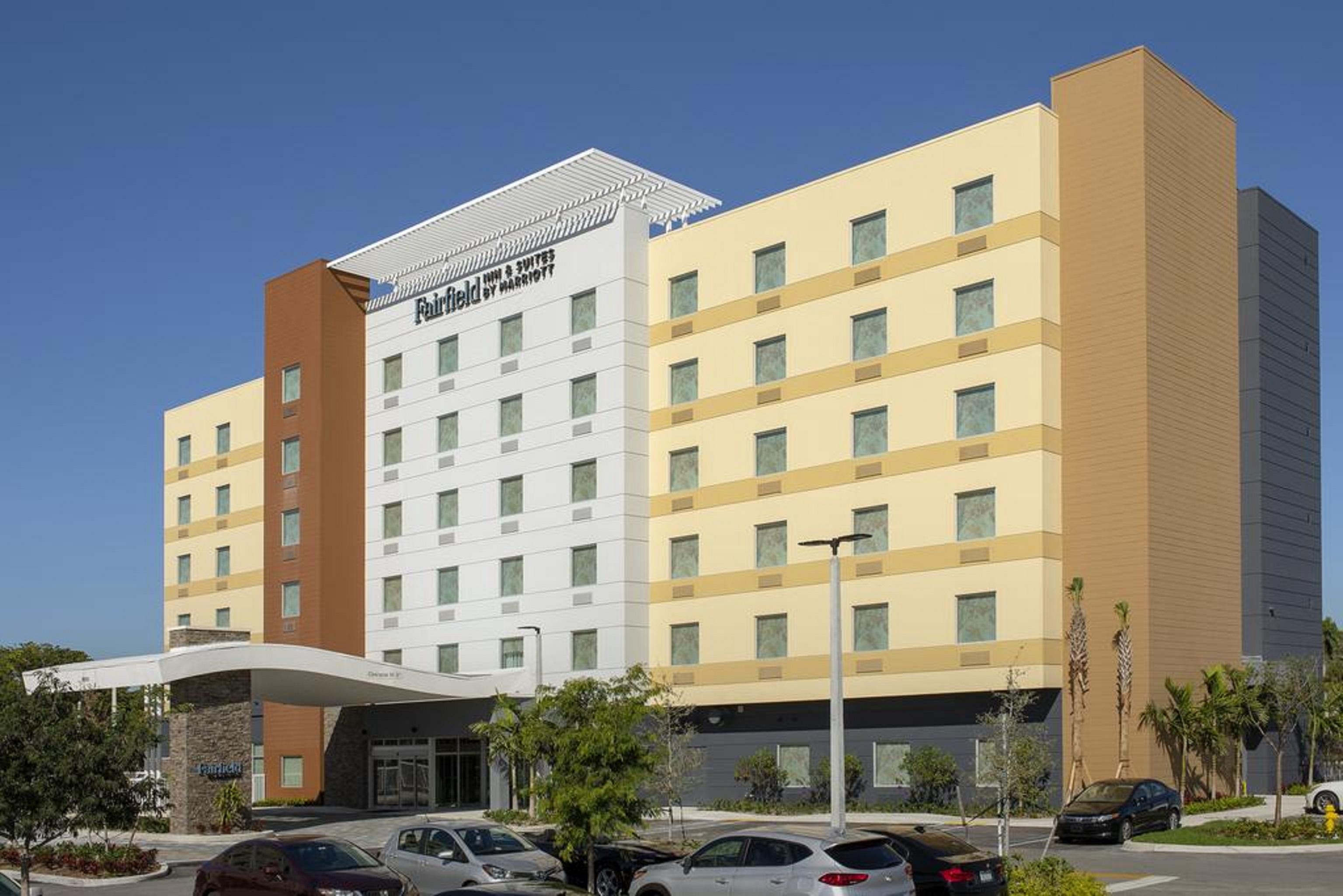 Fairfield Inn & Suites By Marriott Miami Airport West/Doral Exterior photo